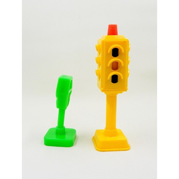 Fisher Price Little People 2500 Main Street Lot Traffic Light Green Park Meter - Picture 4 of 11